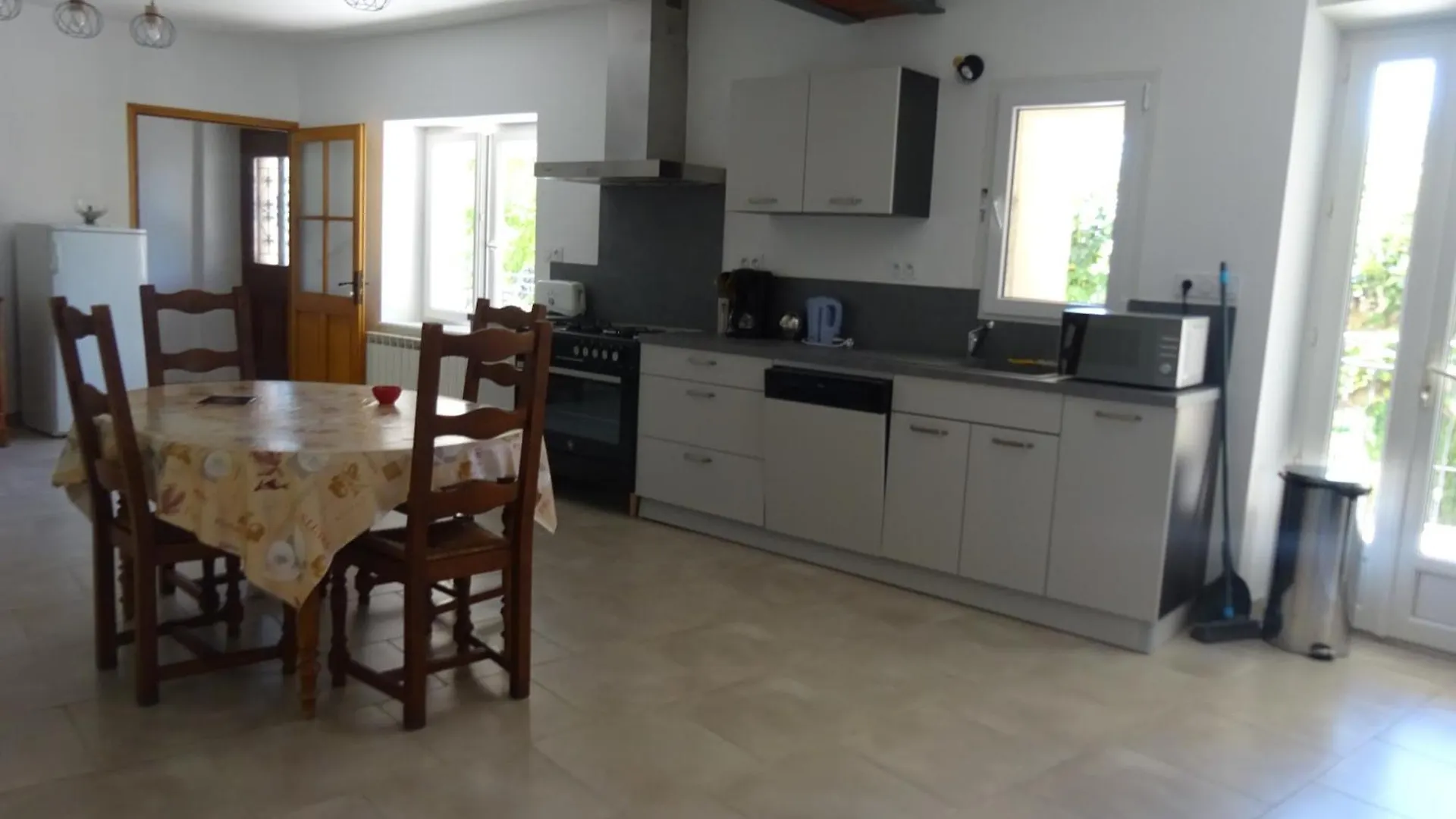 Gite La Bonnelle Piscine Spa Grillon Hébergement de vacances