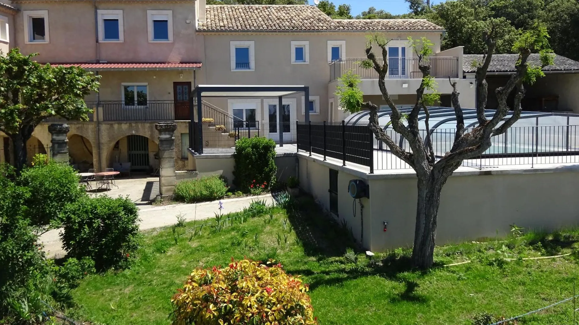 Gite La Bonnelle Piscine Spa Grillon Hébergement de vacances
